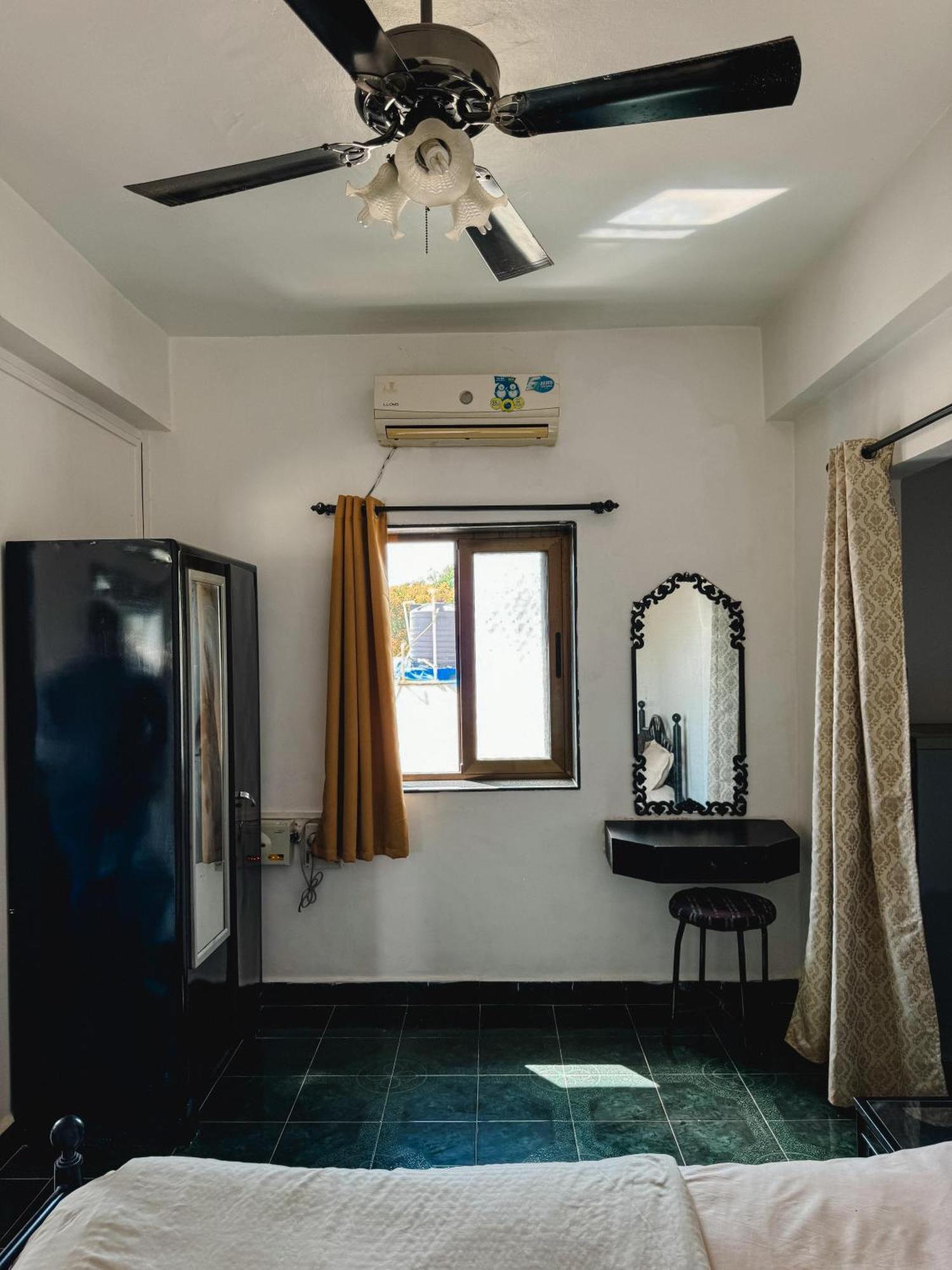 1Bhk Suites With Kitchen & Pool By Goaround Homes At Vagator Exterior photo