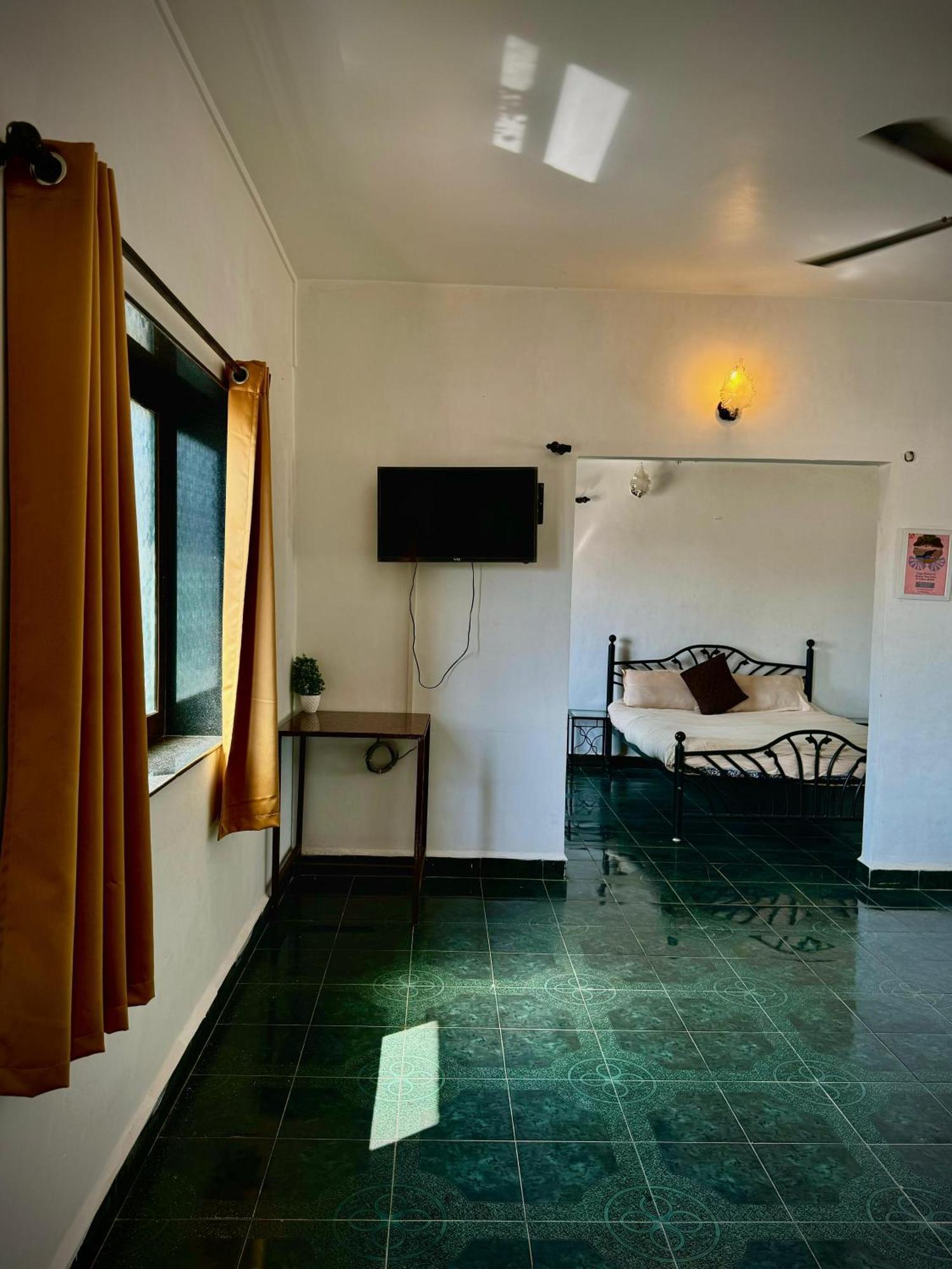 1Bhk Suites With Kitchen & Pool By Goaround Homes At Vagator Exterior photo