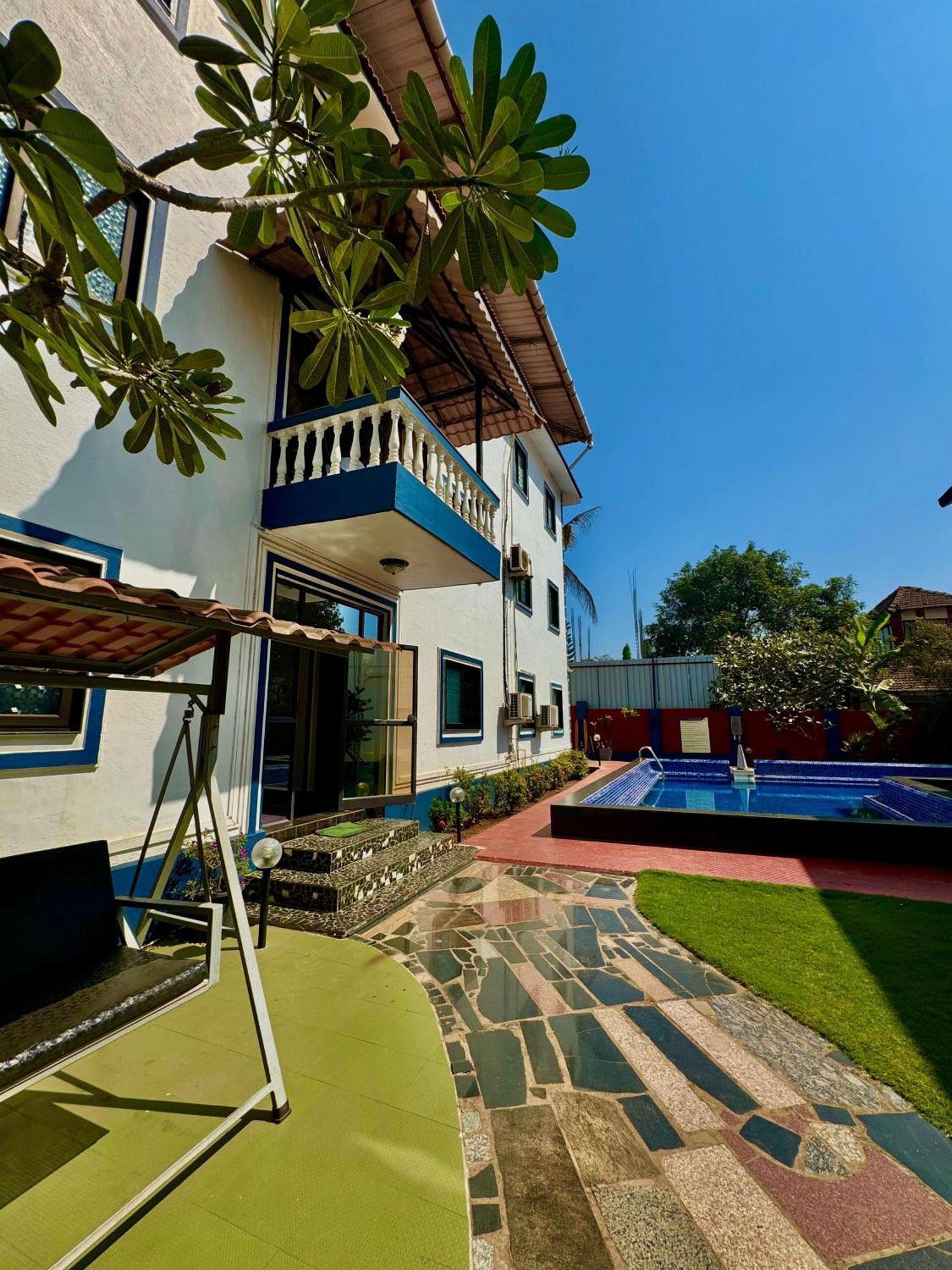 1Bhk Suites With Kitchen & Pool By Goaround Homes At Vagator Exterior photo