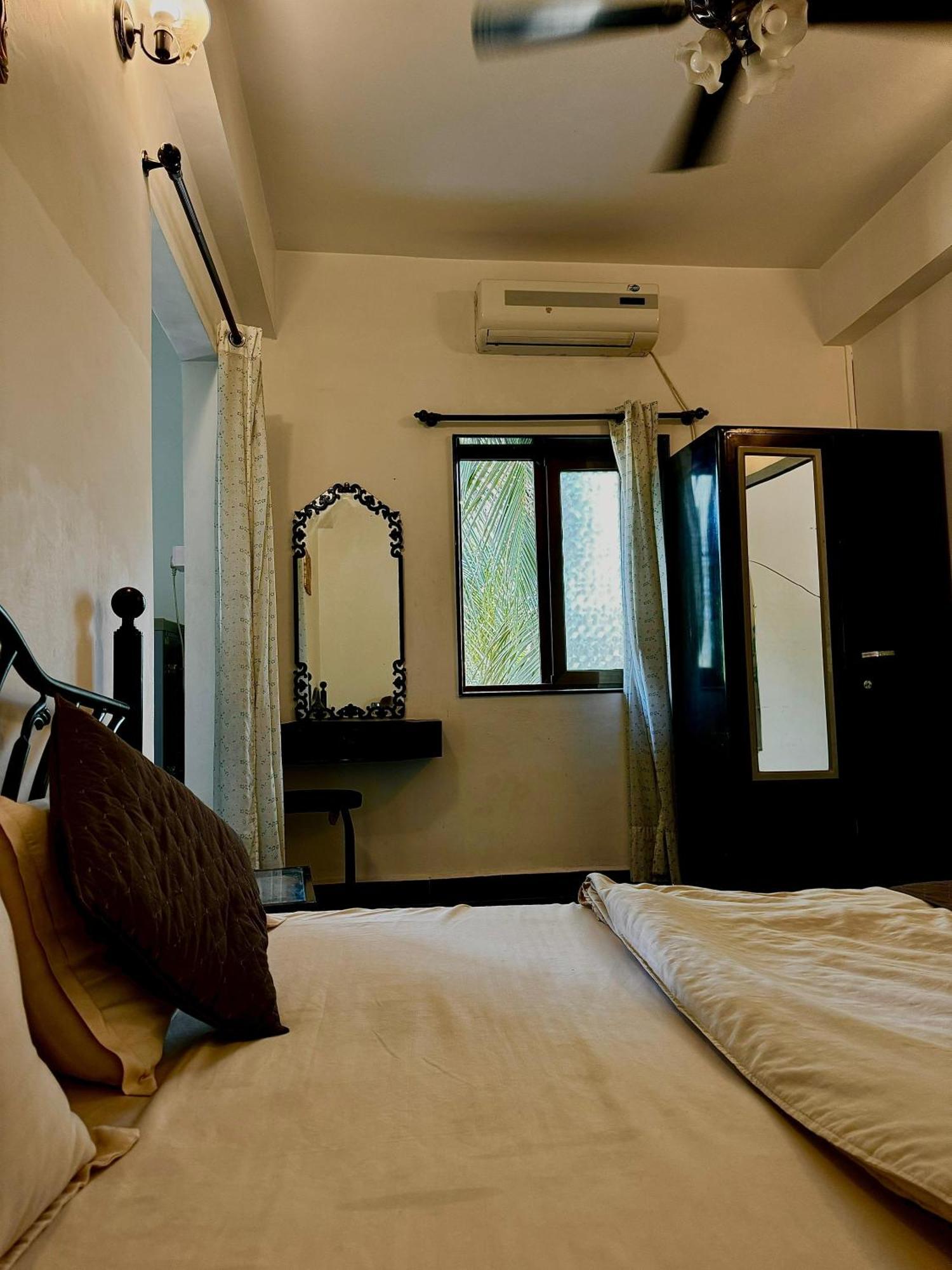 1Bhk Suites With Kitchen & Pool By Goaround Homes At Vagator Exterior photo